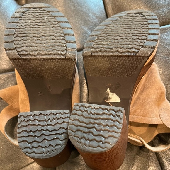 Pierre Dumas Open Toed Tan/Brown Chunky Heels Size 7 - Picture 8 of 10